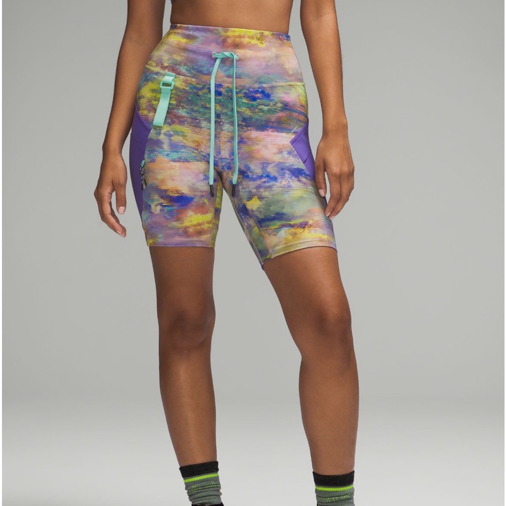 NWT lululemon Cargo SHR Hiking Short 8" Color Altered Nature Multi  Size 4